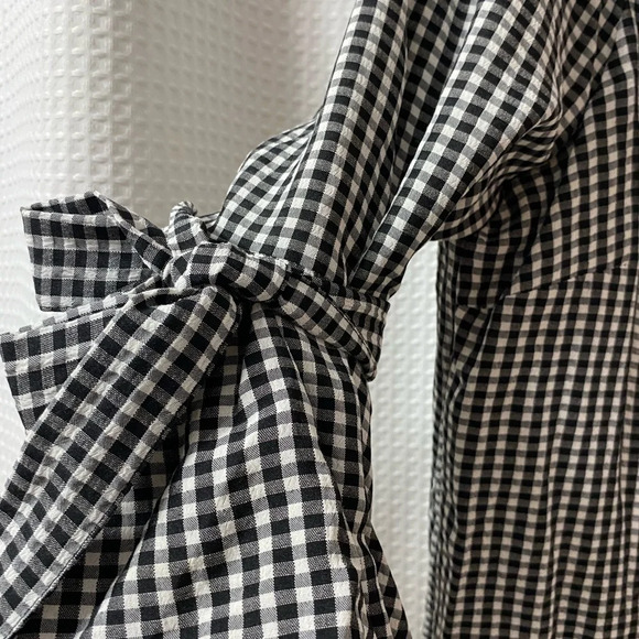NWOT H&M Gingham Off The Shoulder Tie Sleeve Top - Picture 2 of 5